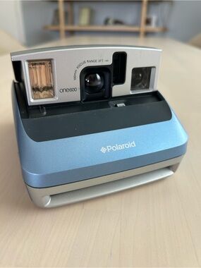 Polaroid One600 Instant Camera in Blue